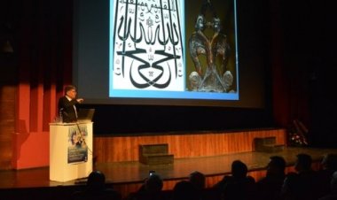 Prof. Dr. Cengiz Alyılmaz: Fatih özel yazışmalarını Uygur harfleriyle yazdı