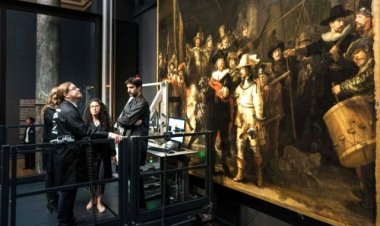 Amsterdam'da Rembrandt'ın Gece Devriyesi resminin restorasyonu halka açık yapılıyor