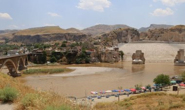 Tarihi Hasankeyf Kalesi'ne tekneyle ulaşılacak