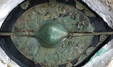 İngiltere'de binyılın en önemli Kelt sanat eseri sayılan 2 bin yıllık kalkan