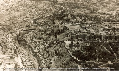 VEKAM Konferans: Dr. Gülşah Aykaç / Çinçin Kıvrımlı Yüzey Demektir: Gayr-i Resmi Bir Yerin İzinde