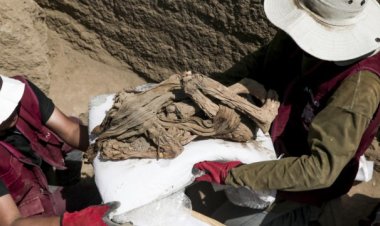 Peru'da arkeologlar bin yıllık çocuk mumyası buldular