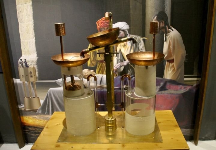 Cezeri'nin Olağanüstü Makineleri sergisi UNIQ Expo'da açıldı