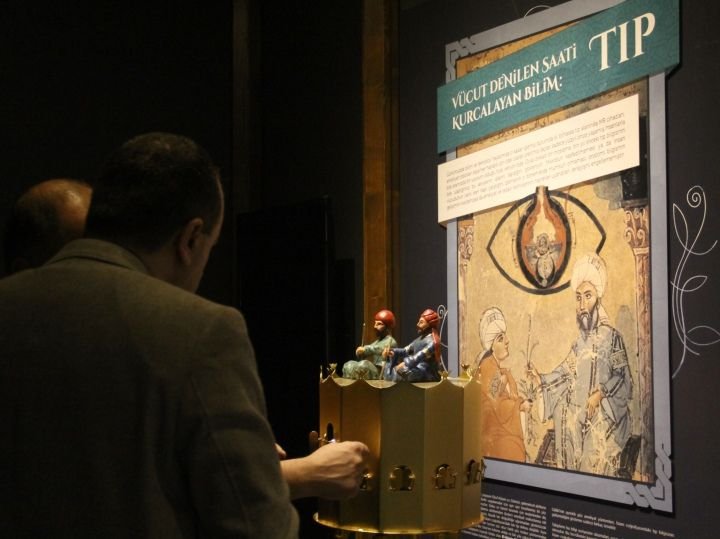 Cezeri'nin Olağanüstü Makineleri sergisi UNIQ Expo'da açıldı