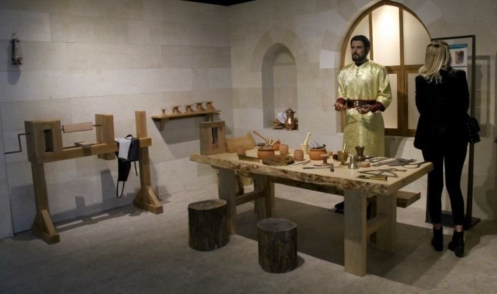 Cezeri'nin Olağanüstü Makineleri sergisi UNIQ Expo'da açıldı