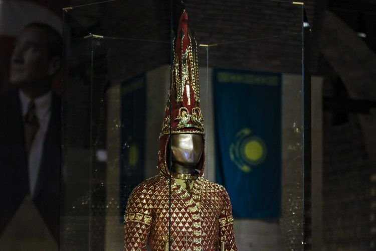 Altın Elbiseli Adam Ankara Medeniyetler Müzesinde sergileniyor