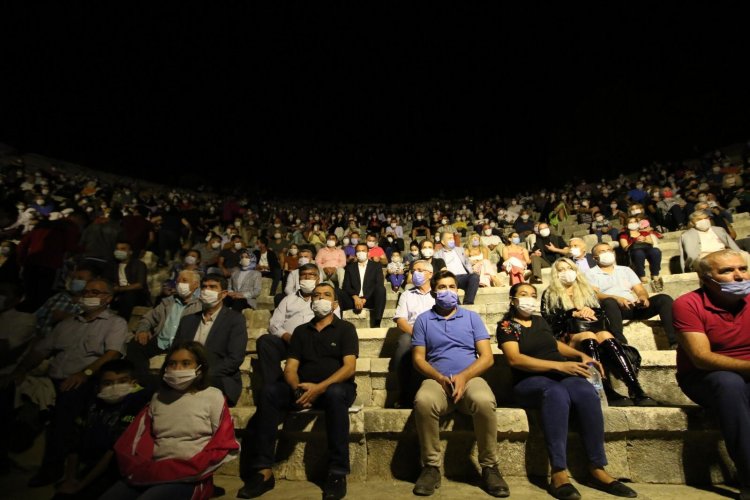 Patara antik tiyatroda restorasyon sonrası ilk gösteri