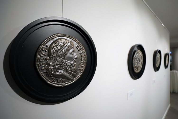 Zamanın Hazinesi sergisi İş Bankası Müzesi'nde açıldı