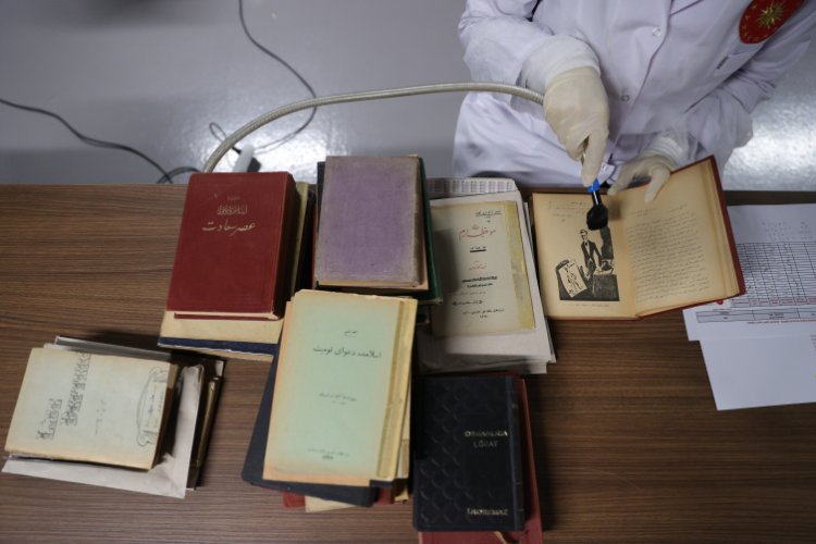 Yüzlerce yıllık eserler Cumhurbaşkanlığı Millet Kütüphanesi'nde şifa buluyor