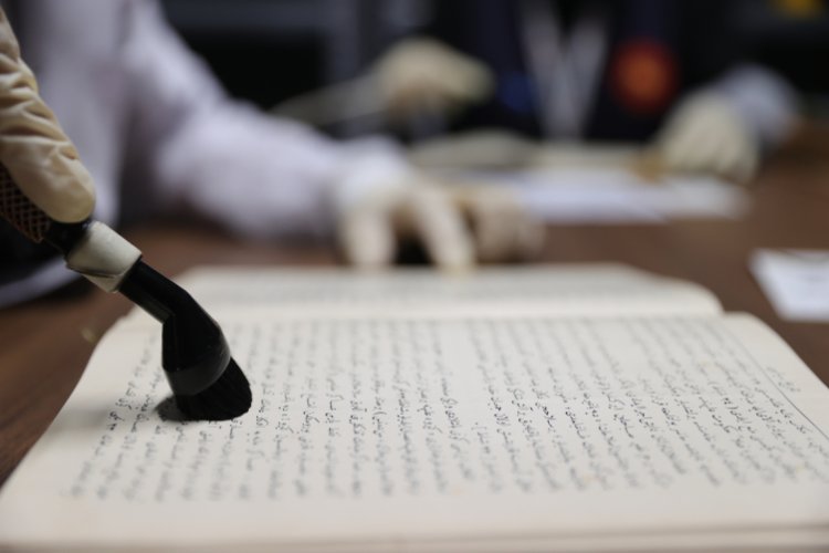 Yüzlerce yıllık eserler Cumhurbaşkanlığı Millet Kütüphanesi'nde şifa buluyor