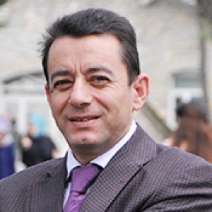 Prof. Dr. Bülent Arı
